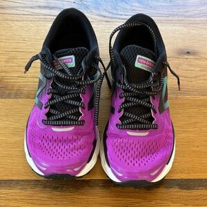New Balance Women's Magenta Athletic Shoes - Size 7-1/2